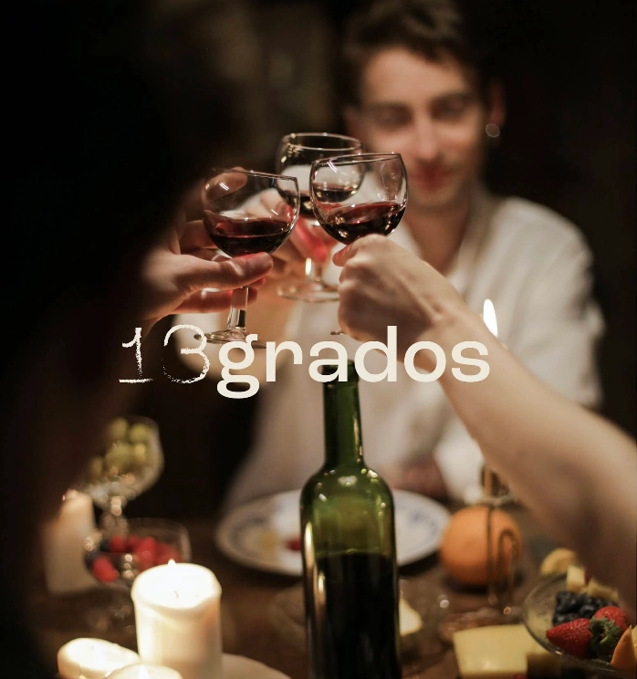 TRECE GRADOS